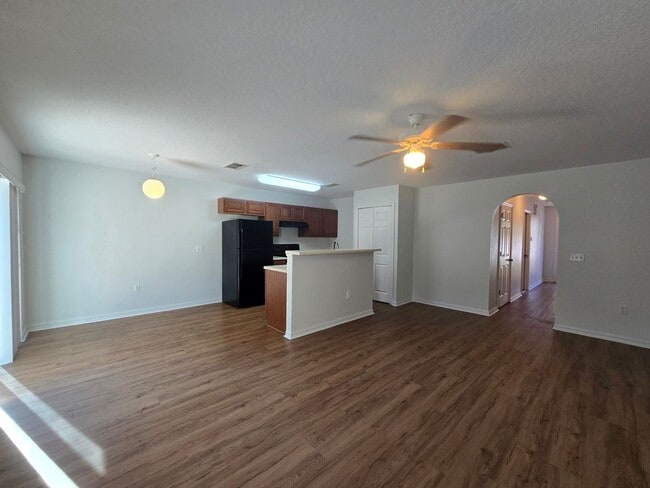 Building Photo - 1/2 Off Move In Special for first months rent