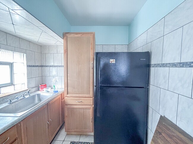Building Photo - 4874 N Kilpatrick Ave