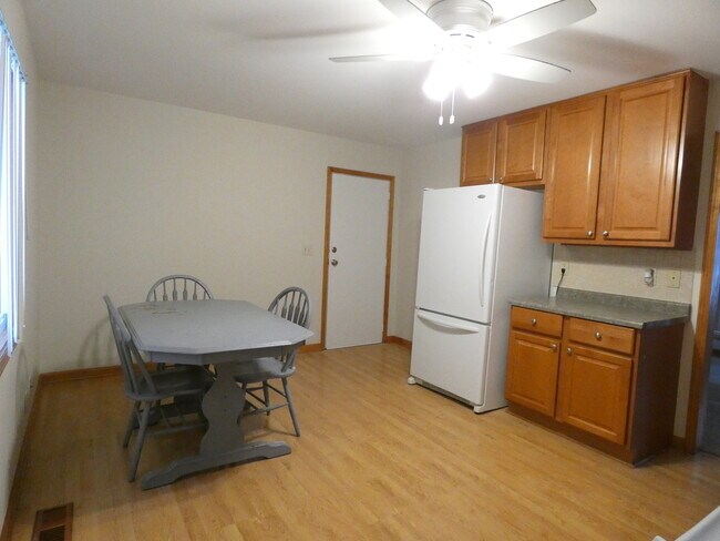 Building Photo - 515 Freeman Ave