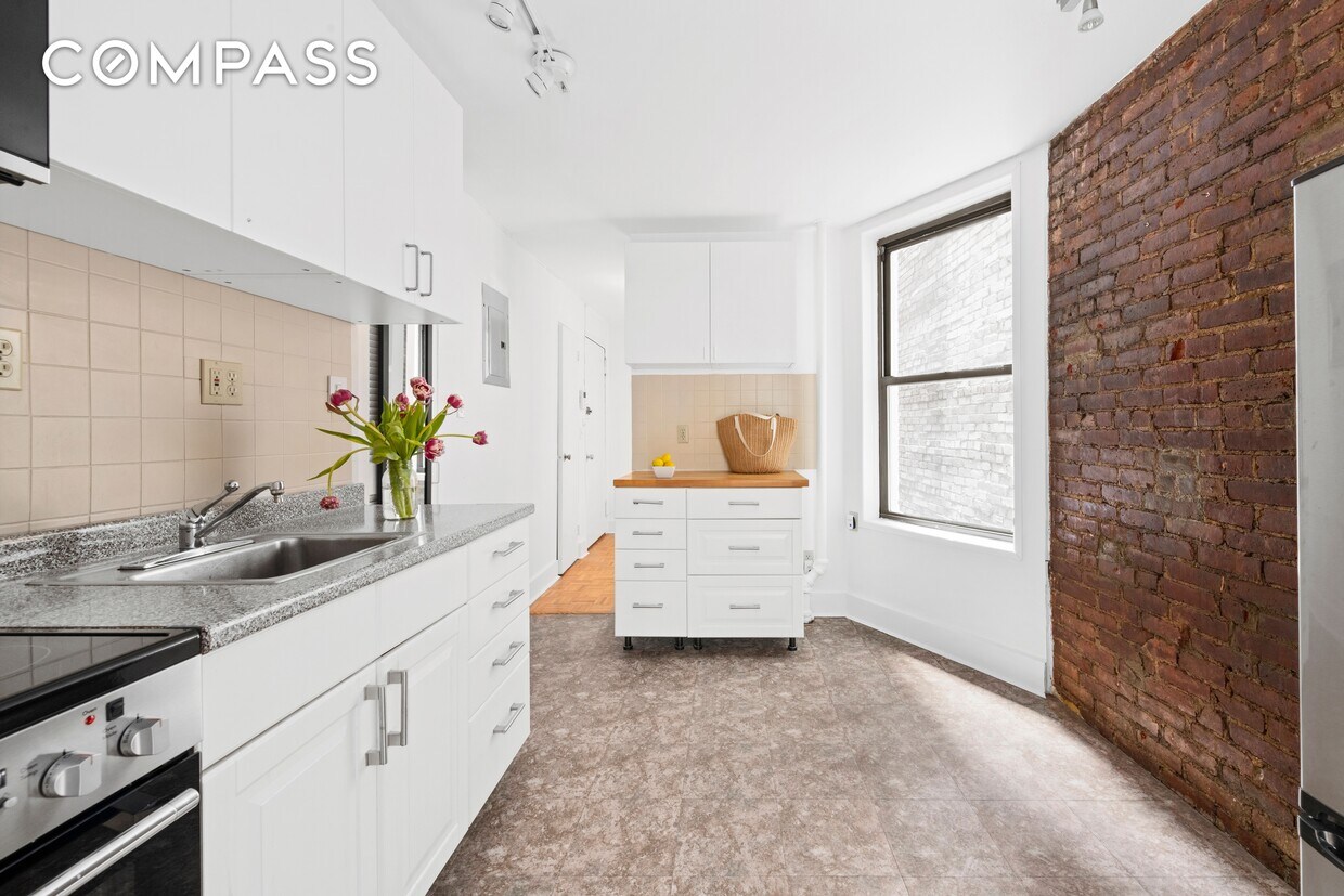 15 Leroy St Unit 7, New York, NY 10014 Room for Rent in New York, NY