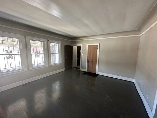 Living Room - 2952 Sturtevant St