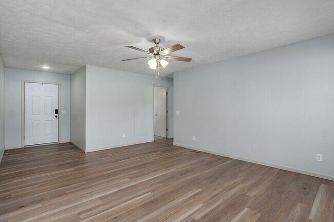 Building Photo - 205 Smalley St