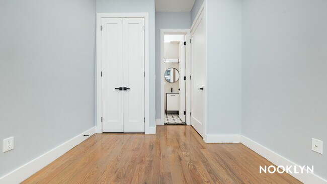 Foto del edificio - 81 Eldert St