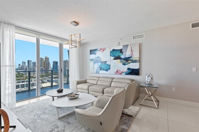 Foto del edificio - 300 Sunny Isles Blvd