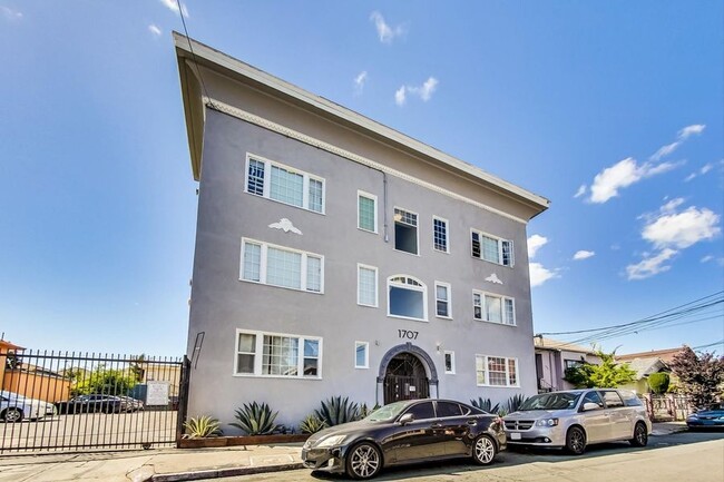 Building Photo - 1707 36th Ave