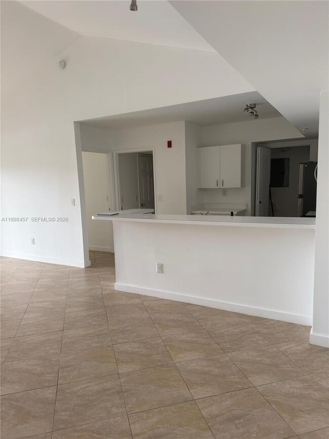 Building Photo - 2640 S University Dr