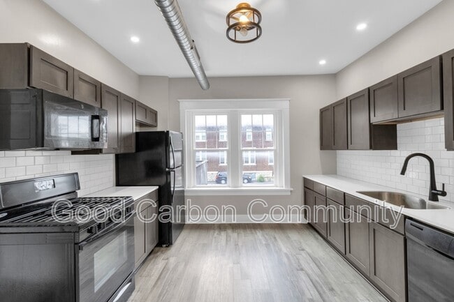 Building Photo - 1378 Hertel Ave