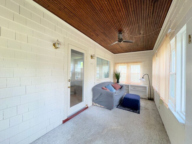 Photo - Charming 3 Bedroom/1.5 Bathroom Home in Ha...