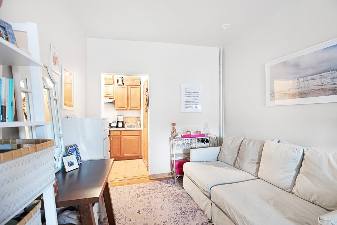 16 Abingdon Square Unit 4A, New York, NY 10014 Room for Rent in New