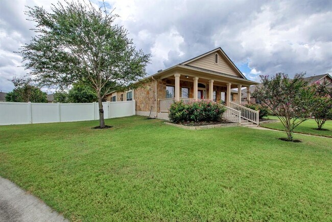 Foto del edificio - 904 Black Canyon St