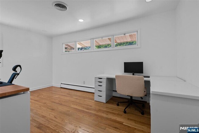 Building Photo - 26 Dapp Ct