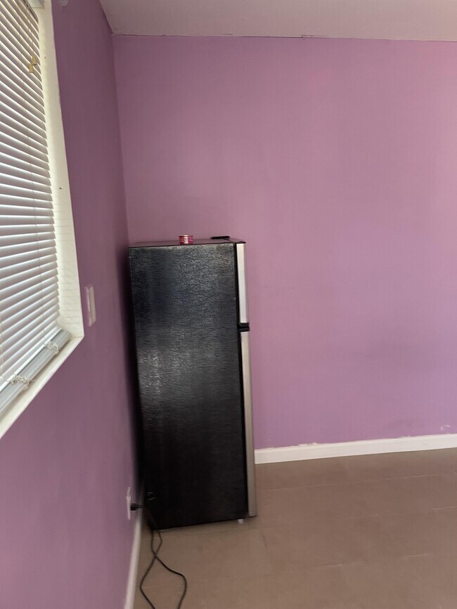 Foto del edificio - 1717 N Fruit Ave