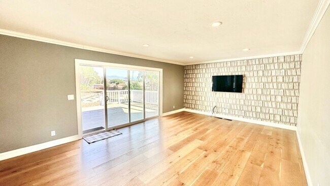 Building Photo - Beautifully updated Single-Story Country H...