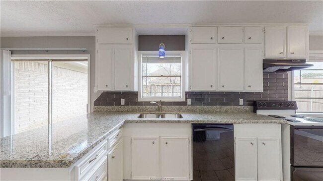 Building Photo - 1417 Antone Ct