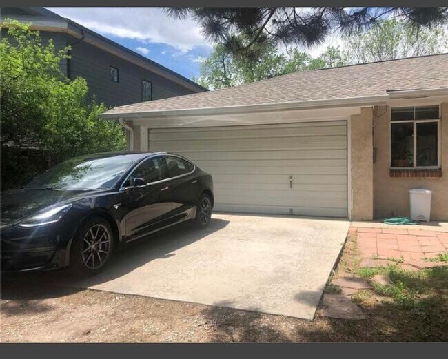 1/2 pad and 1/2 garage - 2375 S Lafayette St
