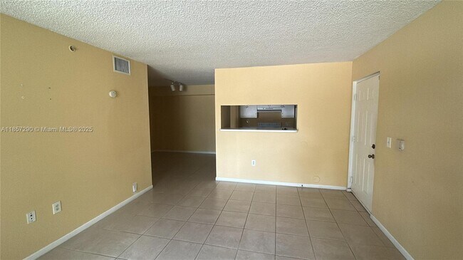 Foto del edificio - 2103 Renaissance Blvd