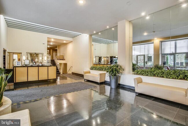 Foto del edificio - 2500 Q St NW