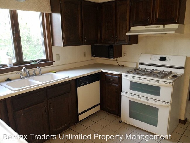 Building Photo - 4609 W Lynnhurst Dr