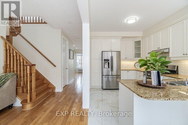 Building Photo - 5 Appleaire Cres