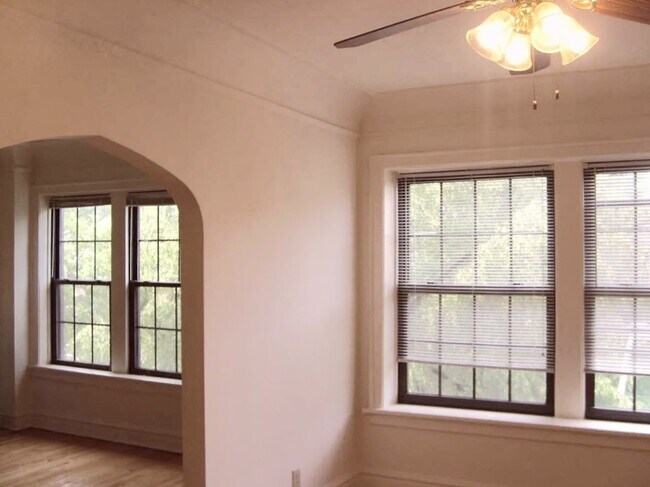 Foto del edificio - 1123 Washington Blvd