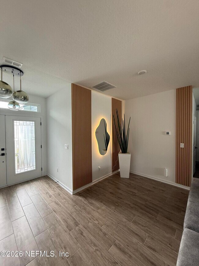 Foto del edificio - 2105 Featheredge Wy