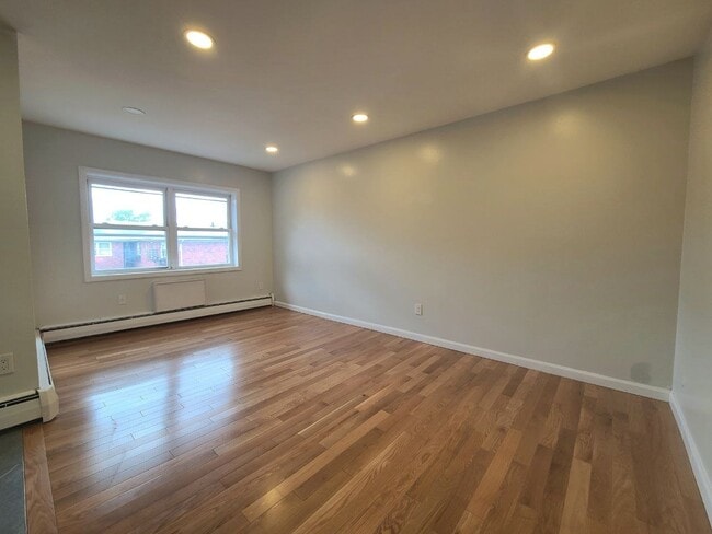 Foto del edificio - 479 Roseville Ave
