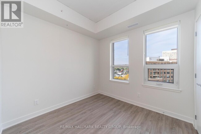 Building Photo - 353-353 Gardner St