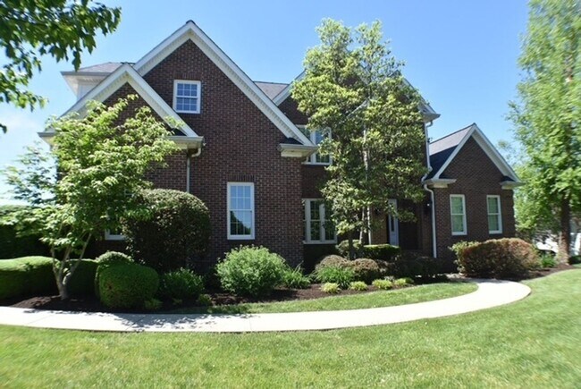 Building Photo - Stunning 5BR House in Nicholasville