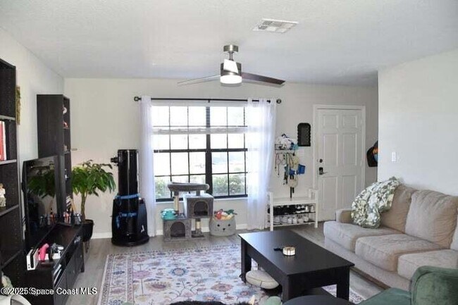 Foto del edificio - 1300 Arlington Ln NE