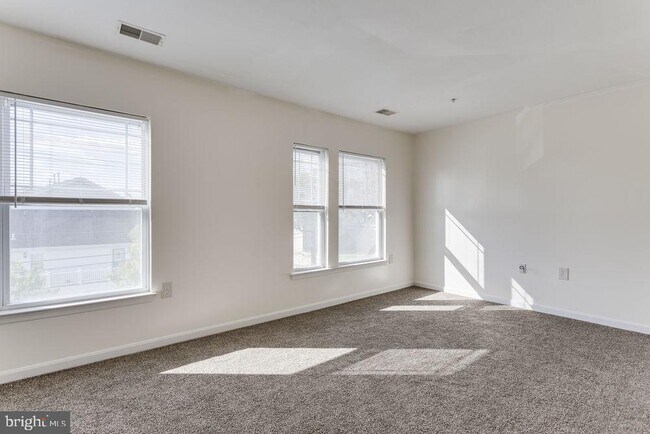 Foto del edificio - 3136 15th Pl SE