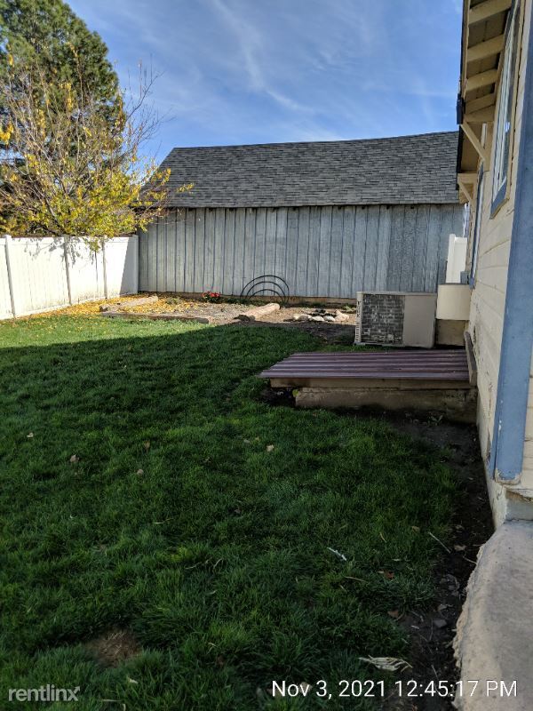 Foto del edificio - 3 br, 1 bath House - 251 Hagerman Ave E