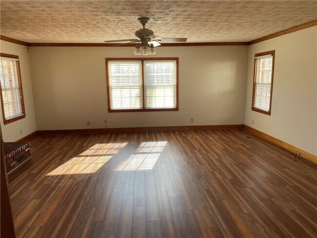 Foto del edificio - 3633 Loganville Hwy SW