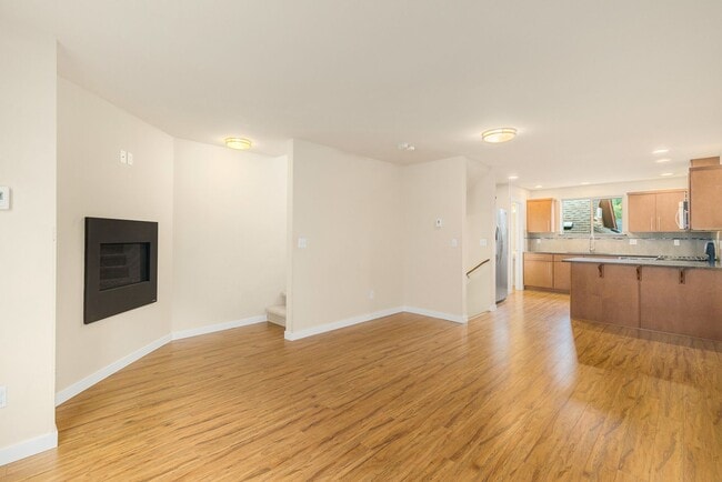 Building Photo - $500 OFF FIRST MONTHS RENT!! Newer Constru...