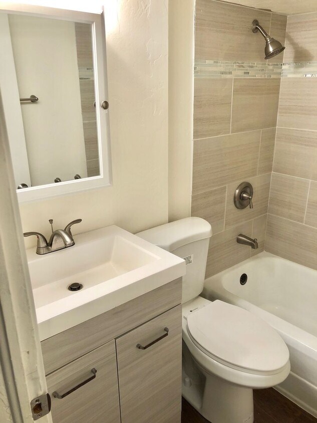 Foto del edificio - Beautiful Two bedroom , Holladay; 800 sq f...