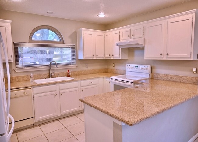 Building Photo - 10207 Wayward Wind Ln