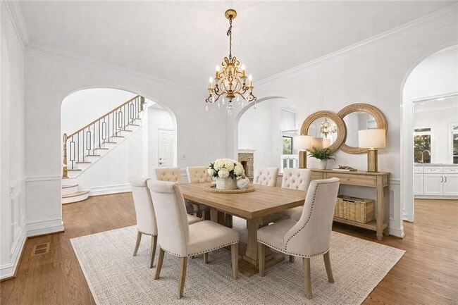 Building Photo - 1158 Queensgate Dr SE