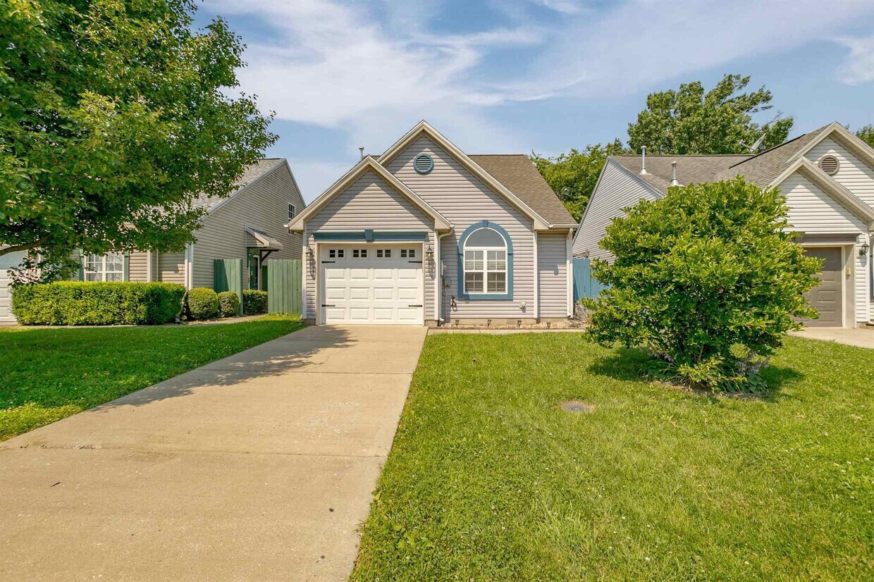 Primary Photo - 5839 Riverwalk Cir