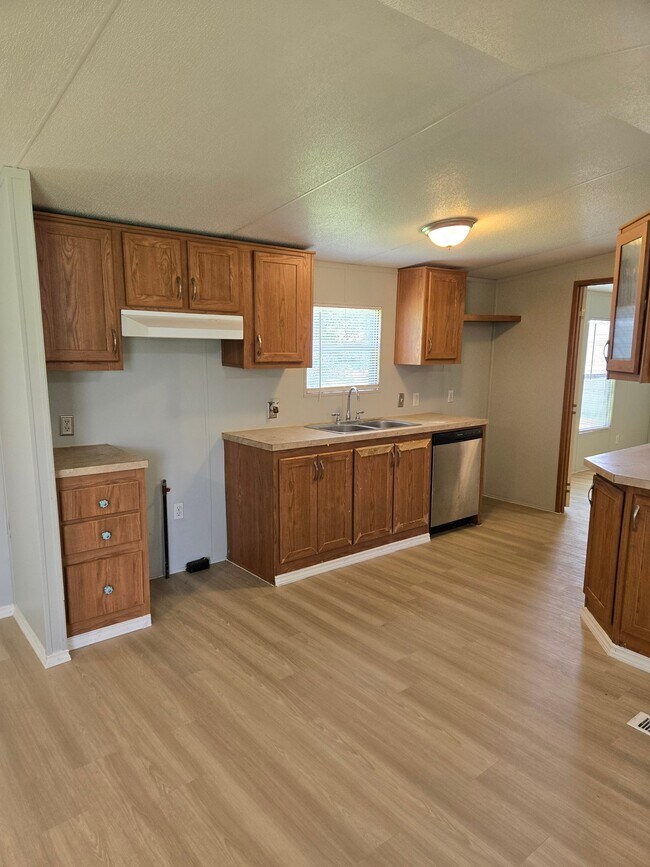 Building Photo - 22091 Bowden Dr