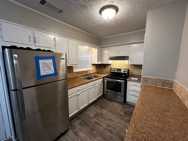 Photo - 1015 Cedar Ave Apartment