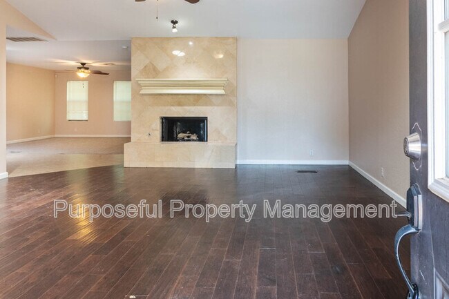 Building Photo - 9204 Aaron Dr