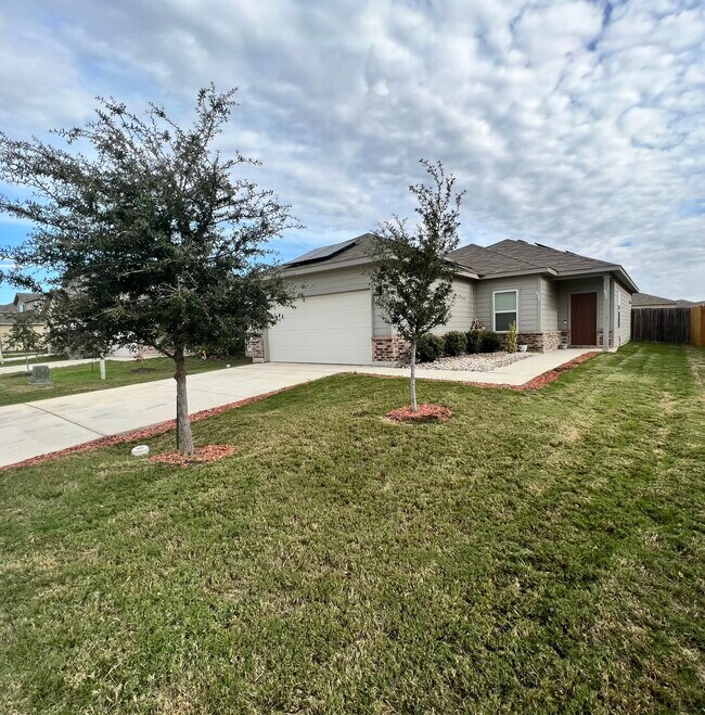 Building Photo - 4330 Heathers Star