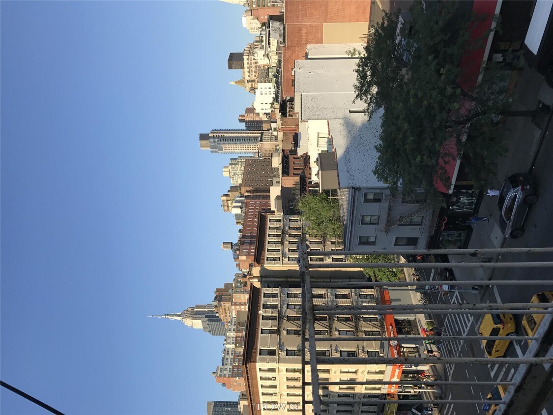 Foto del edificio - 205 8th Ave