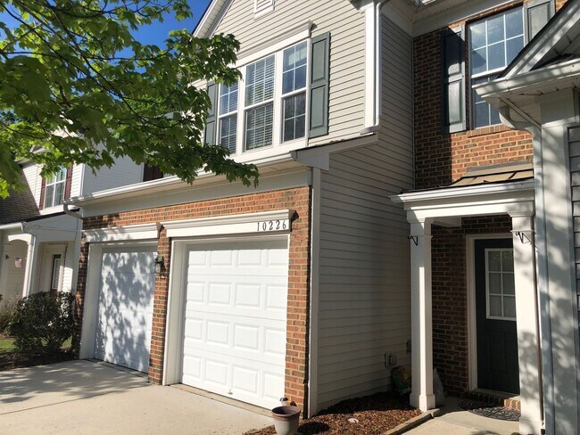 Building Photo - This lovely townhome is located in the highly desirable community of Blakeney Preserve just off R...