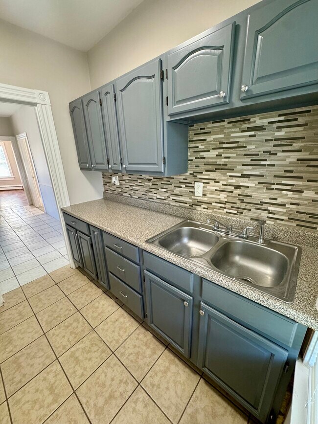 Kitchen - 88 Berkshire St