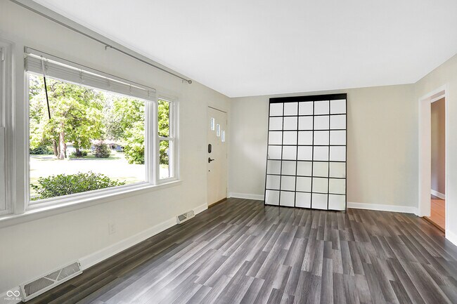 Foto del edificio - 3315 Beech Dr