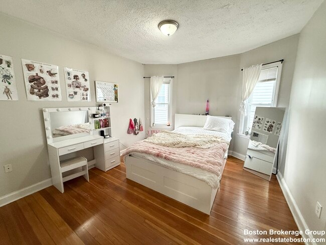 Building Photo - 17 Cawfield St