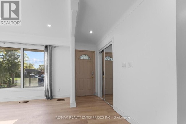 Building Photo - 60 Wakelin Terrace