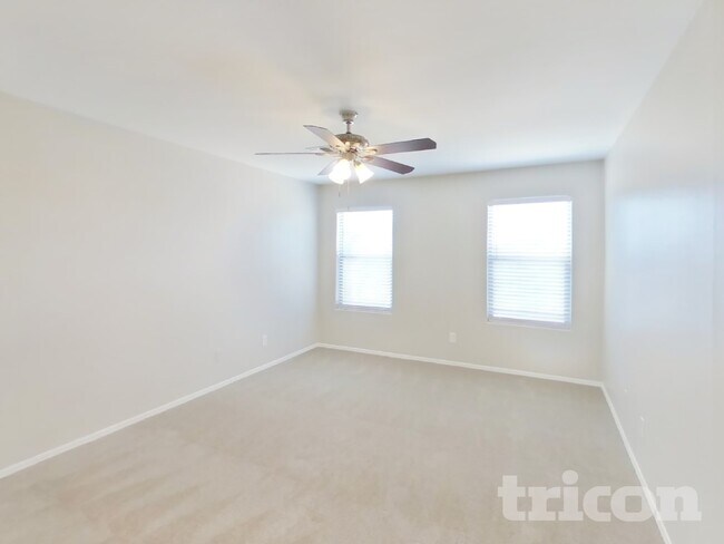 Foto del edificio - 377 E Maddison St