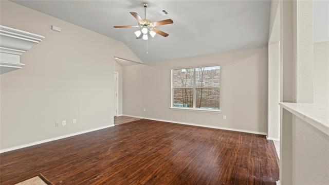 Foto del edificio - 9204 Warren Dr