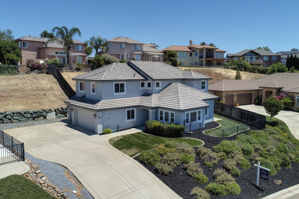 Primary Photo - 3625 Ventana Way